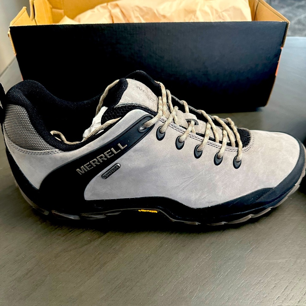 Men’s Merrell Chameleon 8 Leather Waterproof Shoes